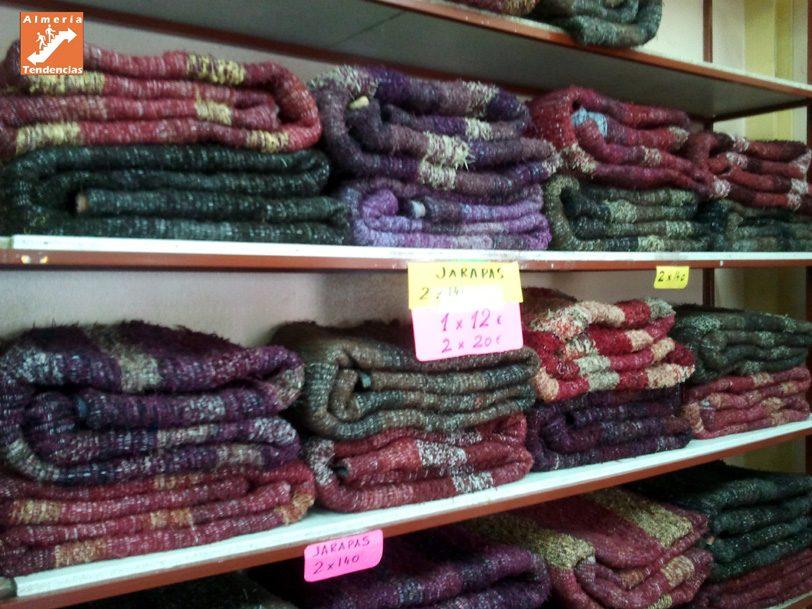 Jarapas en tienda de Níjar Jarapas en tienda de Níjar