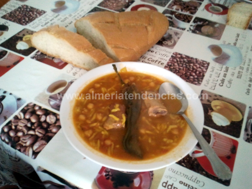 Plato de gurullos de Almería