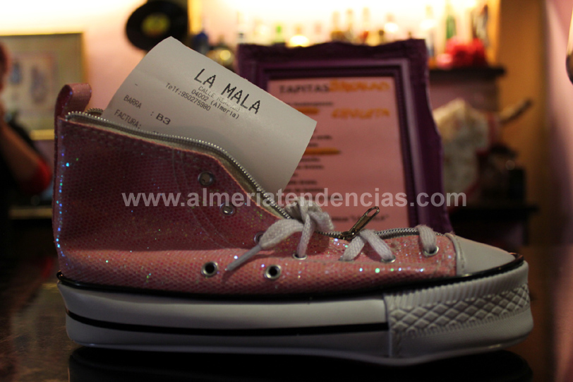 La cuenta, en bar La Mala