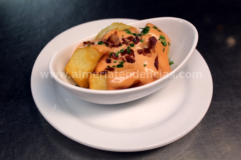 Patatas bravas en Kiosco Almadrabillas 